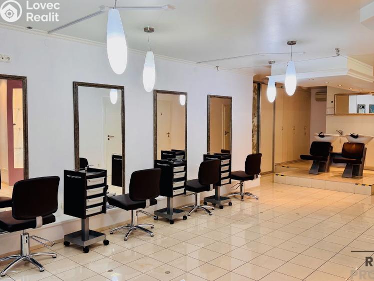 Prodej obchodního prostoru Praha, Jeseniova 2851/32 č. 7