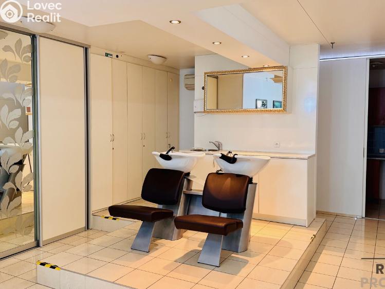 Prodej obchodního prostoru Praha, Jeseniova 2851/32 č. 8