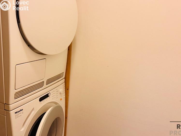 Prodej obchodního prostoru Praha, Jeseniova 2851/32 č. 9