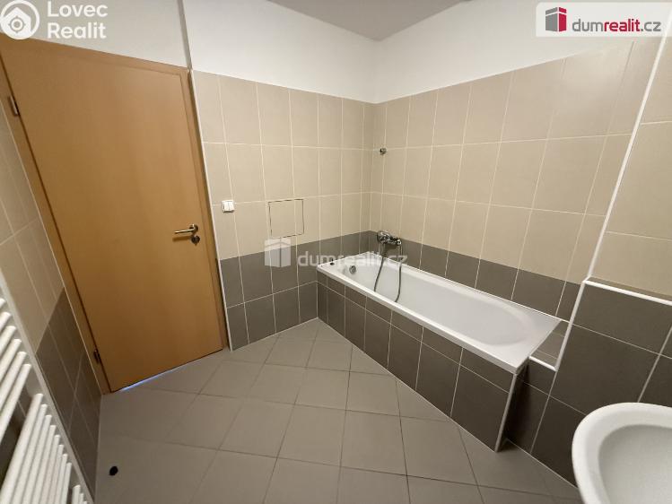 Pronájem bytu 3+KK Praha 13, Přeučilova č. 11