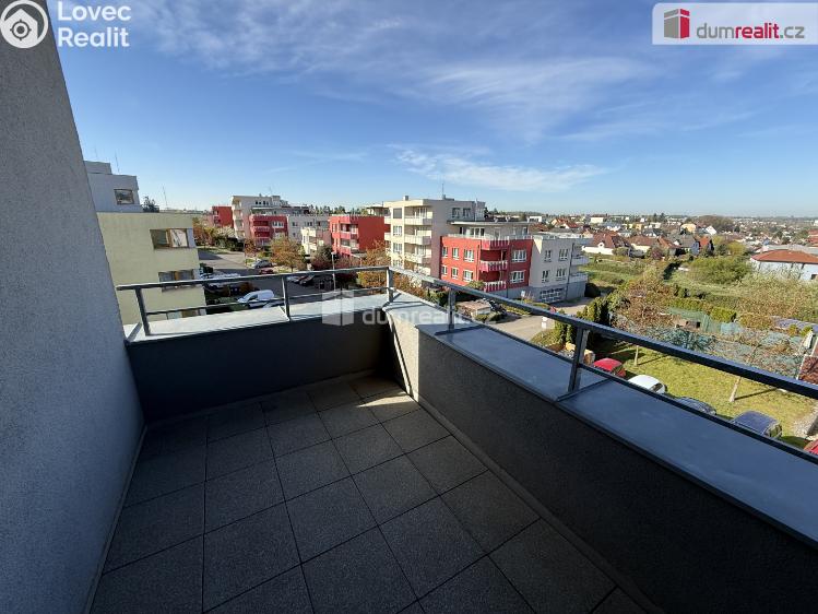 Pronájem bytu 3+KK Praha 13, Přeučilova č. 15