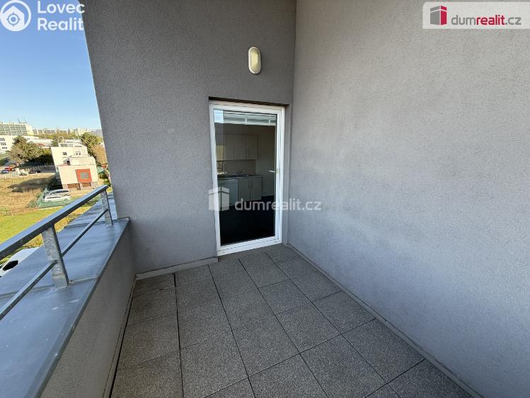 Pronájem bytu 3+KK Praha 13, Přeučilova č. 16