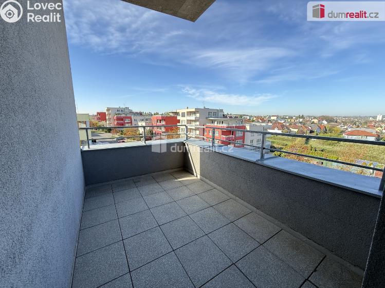 Pronájem bytu 3+KK Praha 13, Přeučilova č. 17