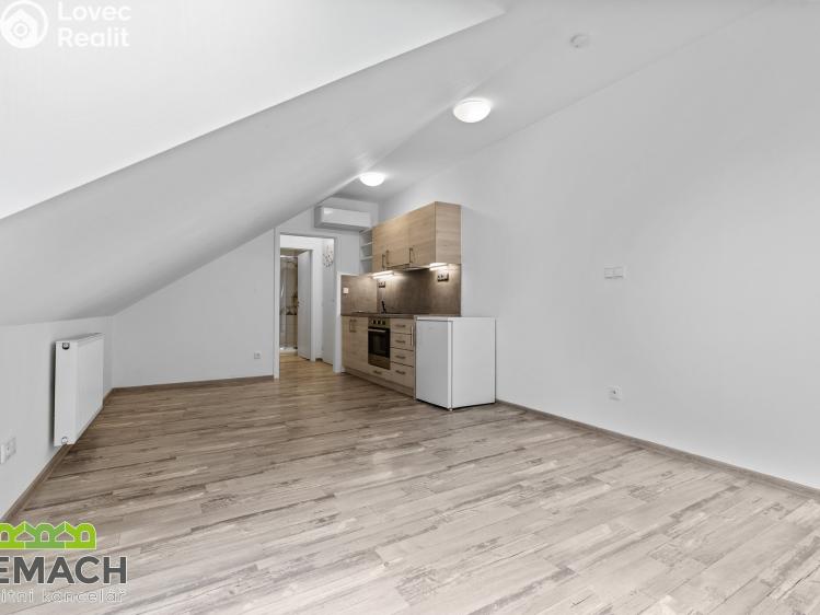 Pronájem bytu 1+KK Uherské Hradiště, Prostřední č. 24