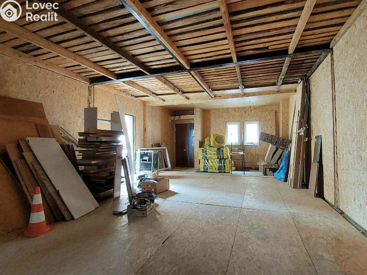 Rent commercial properties Valašské Meziříčí, Husova č. 2