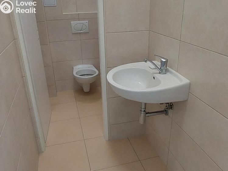 Pronájem obchodního prostoru Vsetín, Jasenická 1522 č. 9