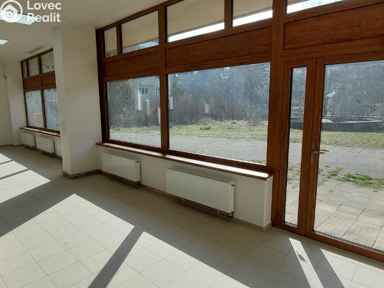 Pronájem obchodního prostoru Vsetín, Jasenická 1522 č. 19