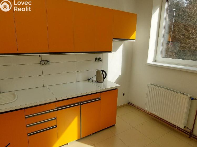 Pronájem obchodního prostoru Vsetín, Jasenická 1522 č. 24