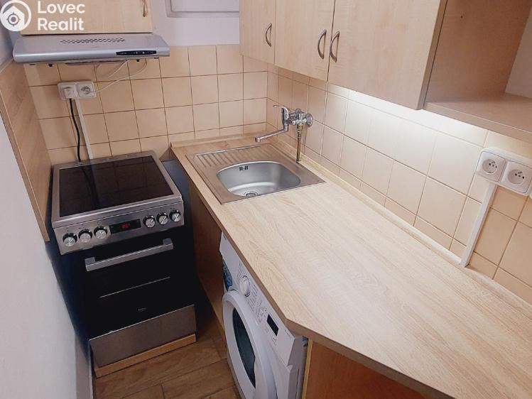 Pronájem bytu 1+KK Valašské Meziříčí, Zašovská č. 7