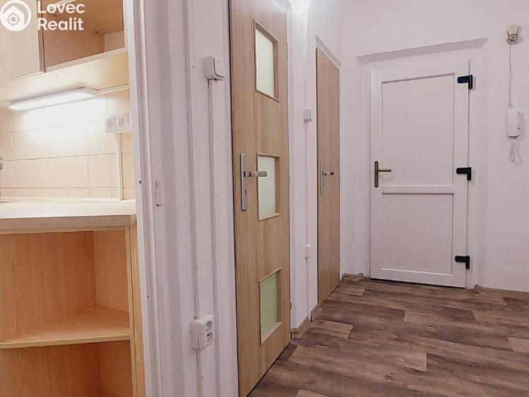 Pronájem bytu 1+KK Valašské Meziříčí, Zašovská č. 13