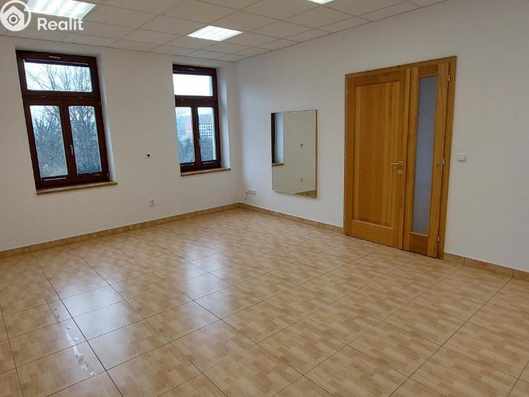 Rent office space Valašské Meziříčí, Křížkovského č. 13