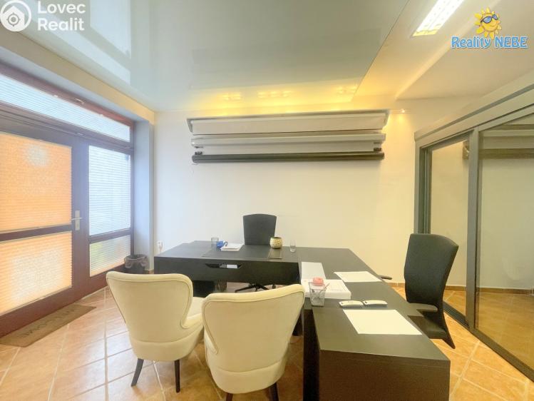 Pronájem obchodního prostoru Jesenice, Budějovická č. 2