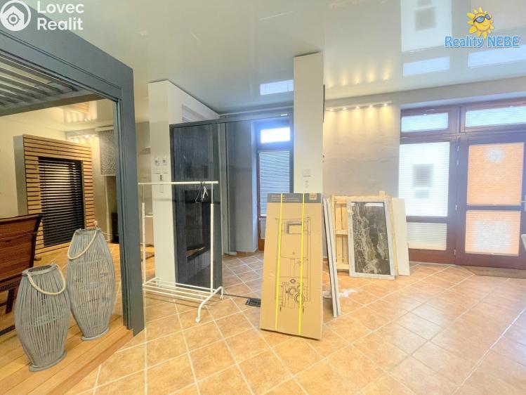 Pronájem obchodního prostoru Jesenice, Budějovická č. 7