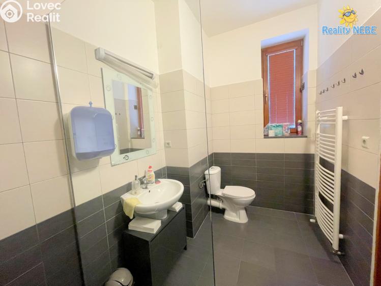 Pronájem obchodního prostoru Jesenice, Budějovická č. 10