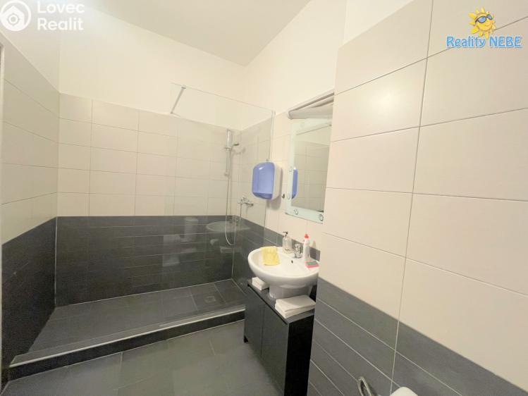 Pronájem obchodního prostoru Jesenice, Budějovická č. 11