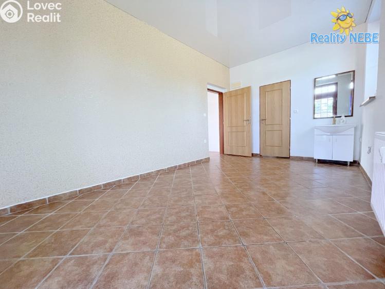 Pronájem obchodního prostoru Jesenice, Budějovická č. 12