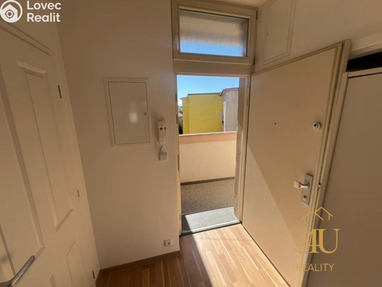Prodej bytu 2+KK Praha, Průběžná č. 10