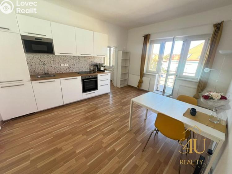 Prodej bytu 2+KK Praha, Průběžná č. 18