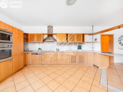 Prodej rodinného domu Ohrobec, Jarovská 58 č. 5