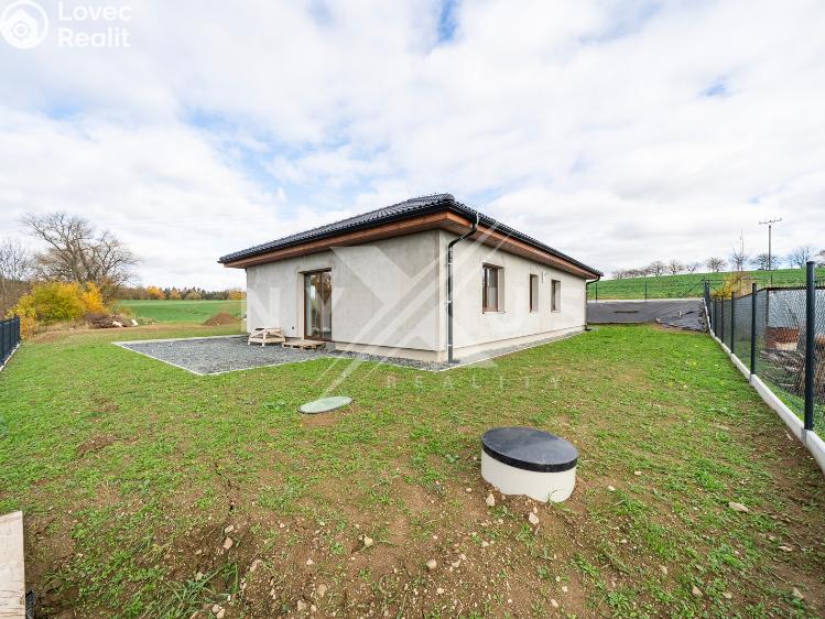 Prodej rodinného domu Pravonín, 166 č. 3