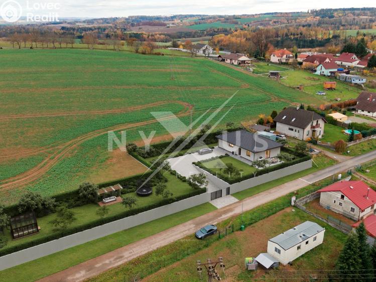 Prodej rodinného domu Pravonín, 166 č. 4