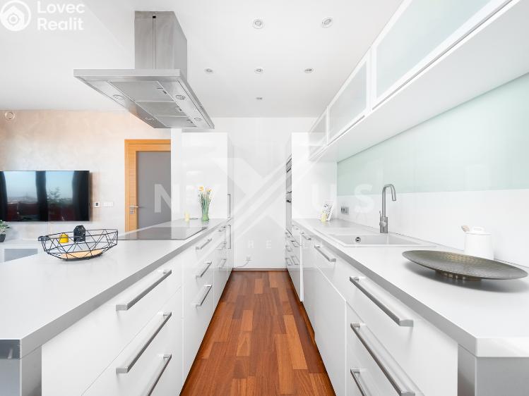 Prodej bytu 3+KK Praha, Na pomezí 910/2 č. 2