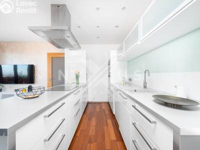 Prodej bytu 3+KK Praha, Na pomezí č. 2