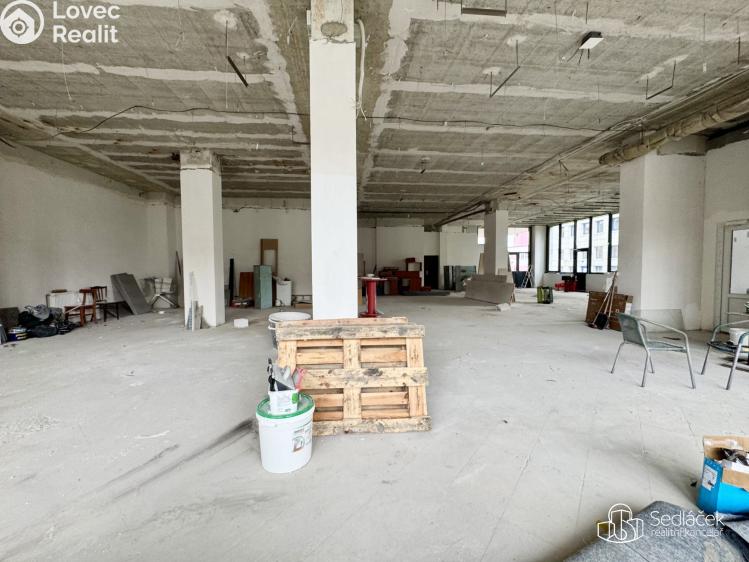 Rent commercial space Sokolov, Boženy Němcové č. 9