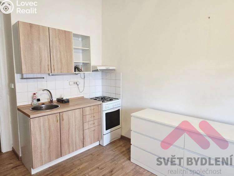 Pronájem bytu 1+KK Praha, Kodaňská č. 3