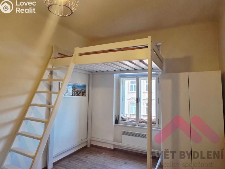 Pronájem bytu 1+KK Praha, Kodaňská č. 4