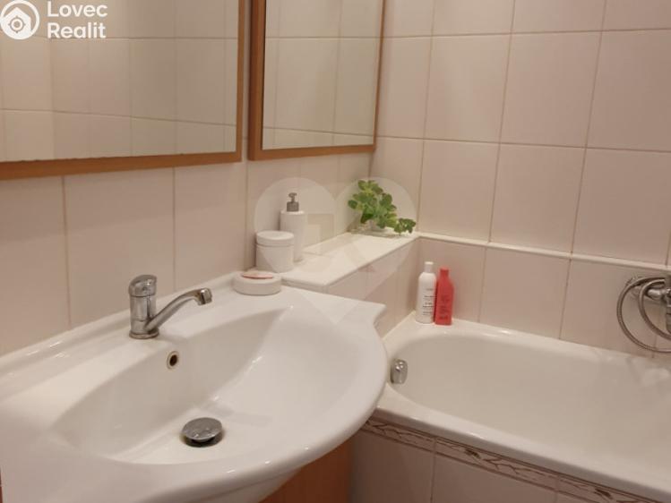 Pronájem bytu 3+1 Praha, Na rovnosti č. 8