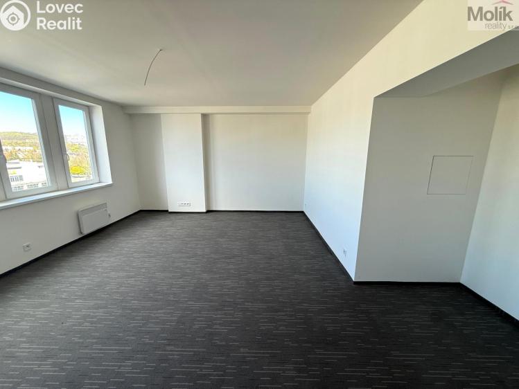 Pronájem bytu 1+KK Chomutov, Žižkovo náměstí 4796 č. 3