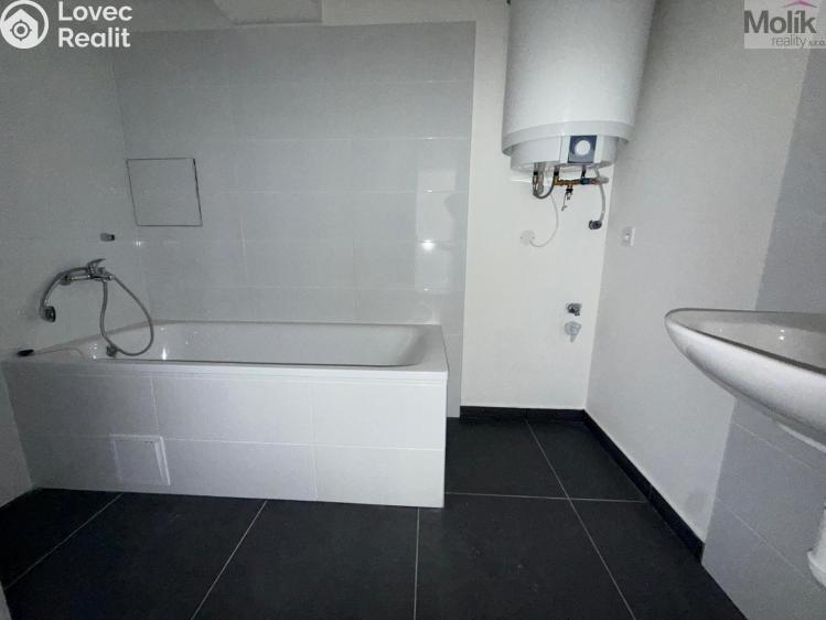Pronájem bytu 1+KK Chomutov, Žižkovo náměstí 4796 č. 4