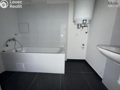 Pronájem bytu 1+KK Chomutov, Žižkovo náměstí 4796 č. 4