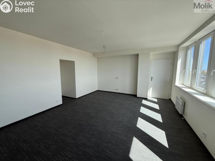 Pronájem bytu 3+KK Chomutov, Žižkovo náměstí 4796 č. 6