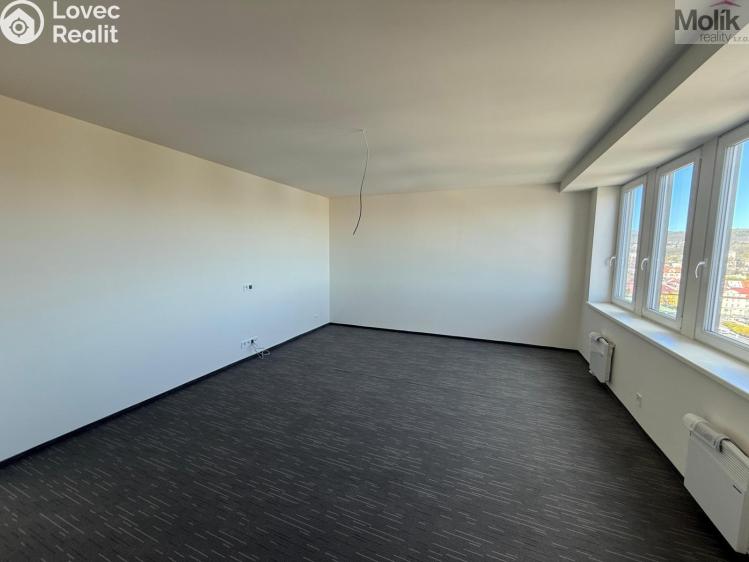 Pronájem bytu 3+KK Chomutov, Žižkovo náměstí 4796 č. 9