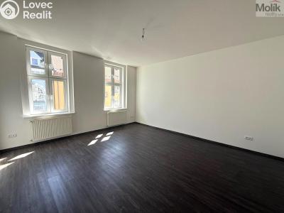 Rent apartment 2+1 Chomutov, 28. října č. 7
