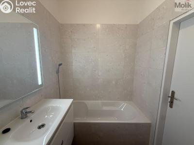 Rent apartment 2+1 Chomutov, 28. října č. 10