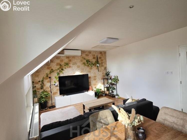 Prodej bytu 2+KK Holubice, Za Dvorem č. 1