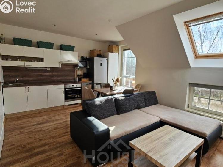 Prodej bytu 2+KK Holubice, Za Dvorem č. 2