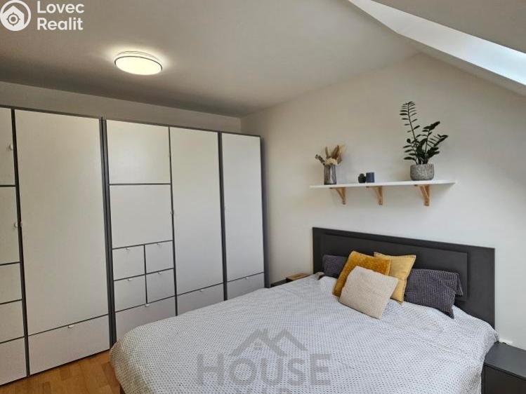 Prodej bytu 2+KK Holubice, Za Dvorem č. 4