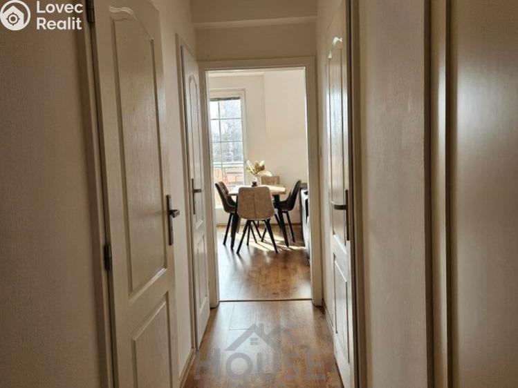 Prodej bytu 2+KK Holubice, Za Dvorem č. 9