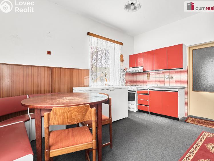 Prodej rodinného domu Plesná č. 11