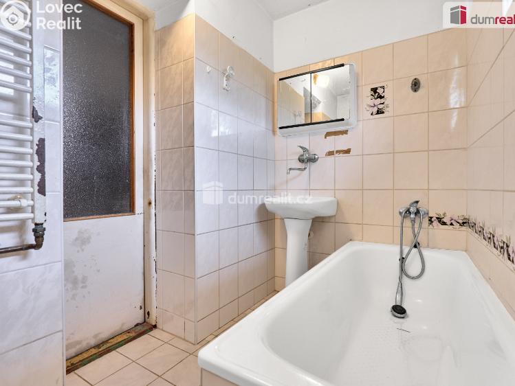 Prodej rodinného domu Plesná č. 12