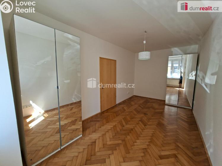 Pronájem bytu 3+KK Praha 10, Saratovská č. 25