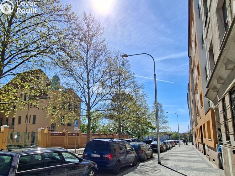 Pronájem bytu 3+KK Praha 10, Saratovská č. 8