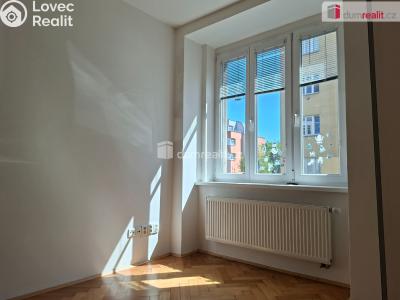 Pronájem bytu 3+KK Praha 10, Saratovská č. 4