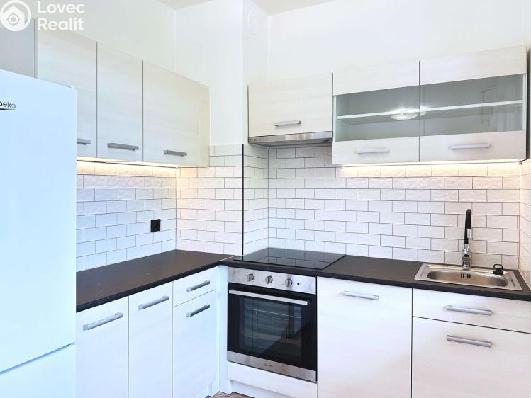 Pronájem bytu 2+KK Praha, Mojmírova 1710/15 č. 9