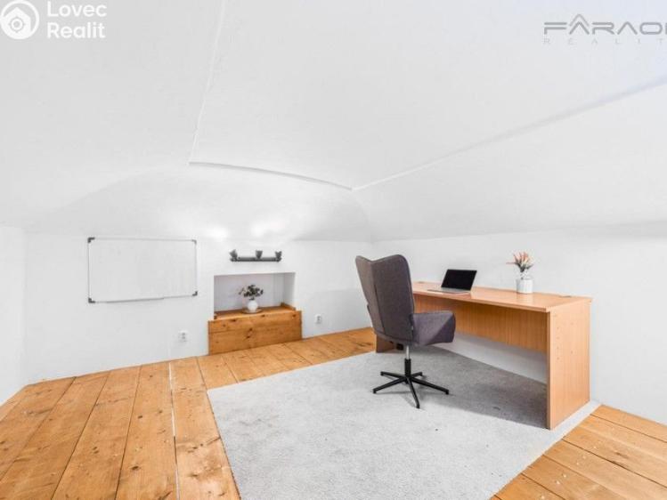 Pronájem bytu 3+1 Praha, Bělehradská č. 12