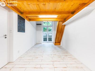 Pronájem bytu 3+1 Praha, Bělehradská č. 4